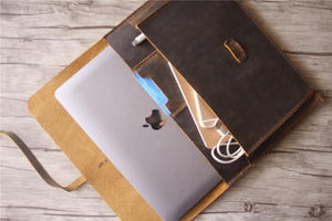Custom Leather Laptop Carrying Cases & Sleeves