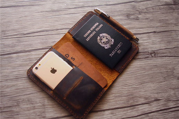 Monogram leather passport holder black grain – Totême